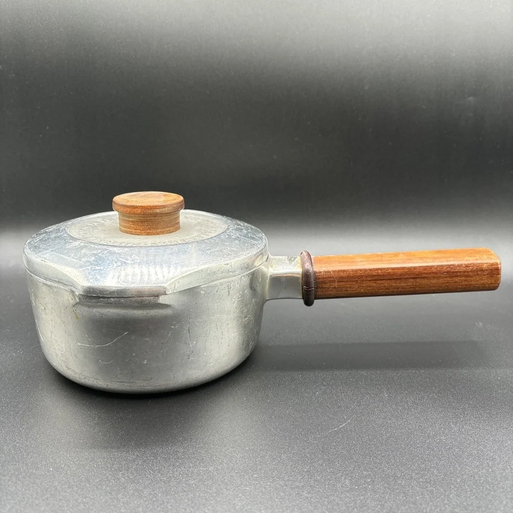 Vtg Magnalite GHC Country Collection #5681 - 1 Qt Sauce Pan Pot With LID .946L